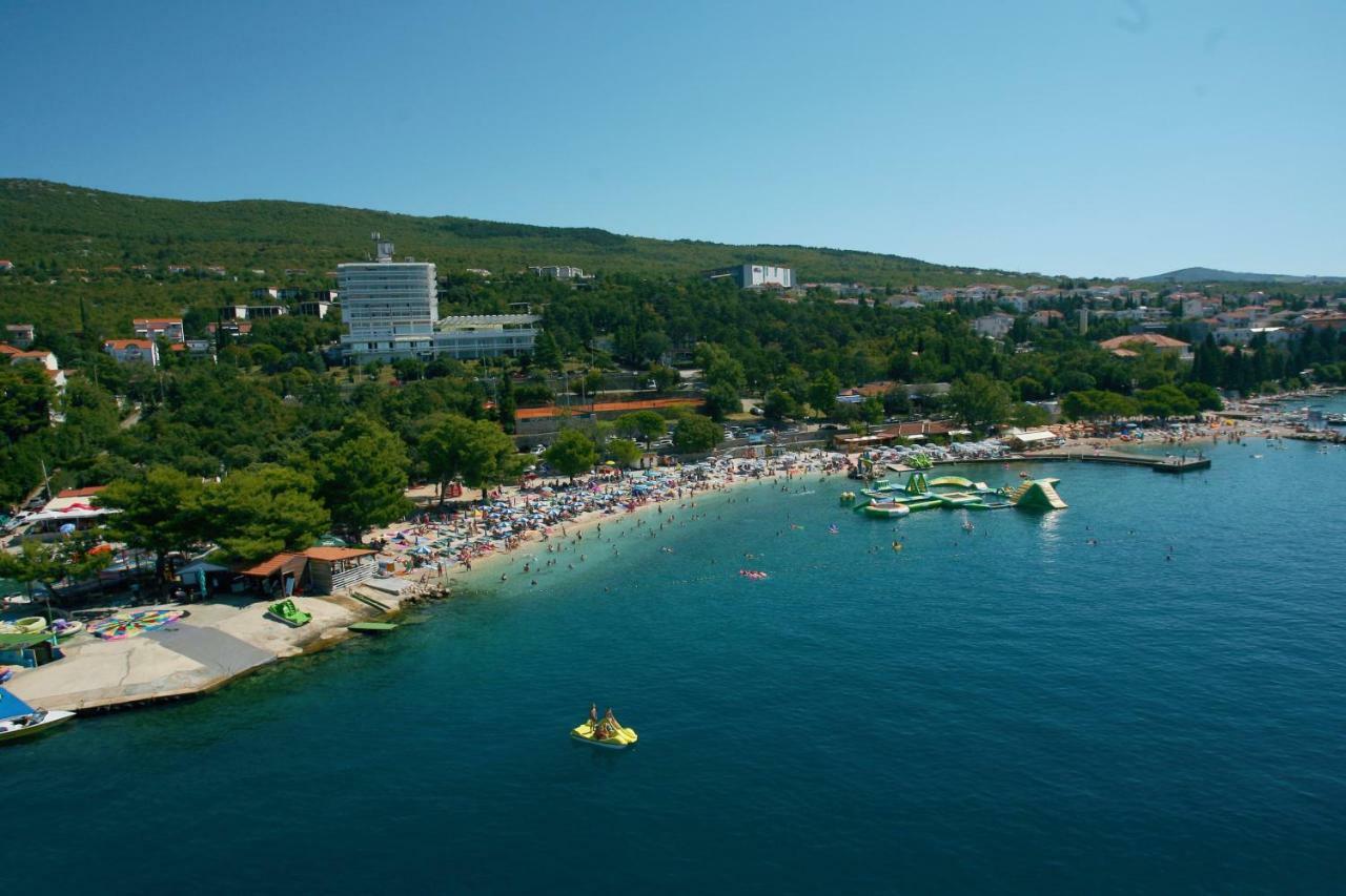 Apartments Boti Dramalj Exterior foto